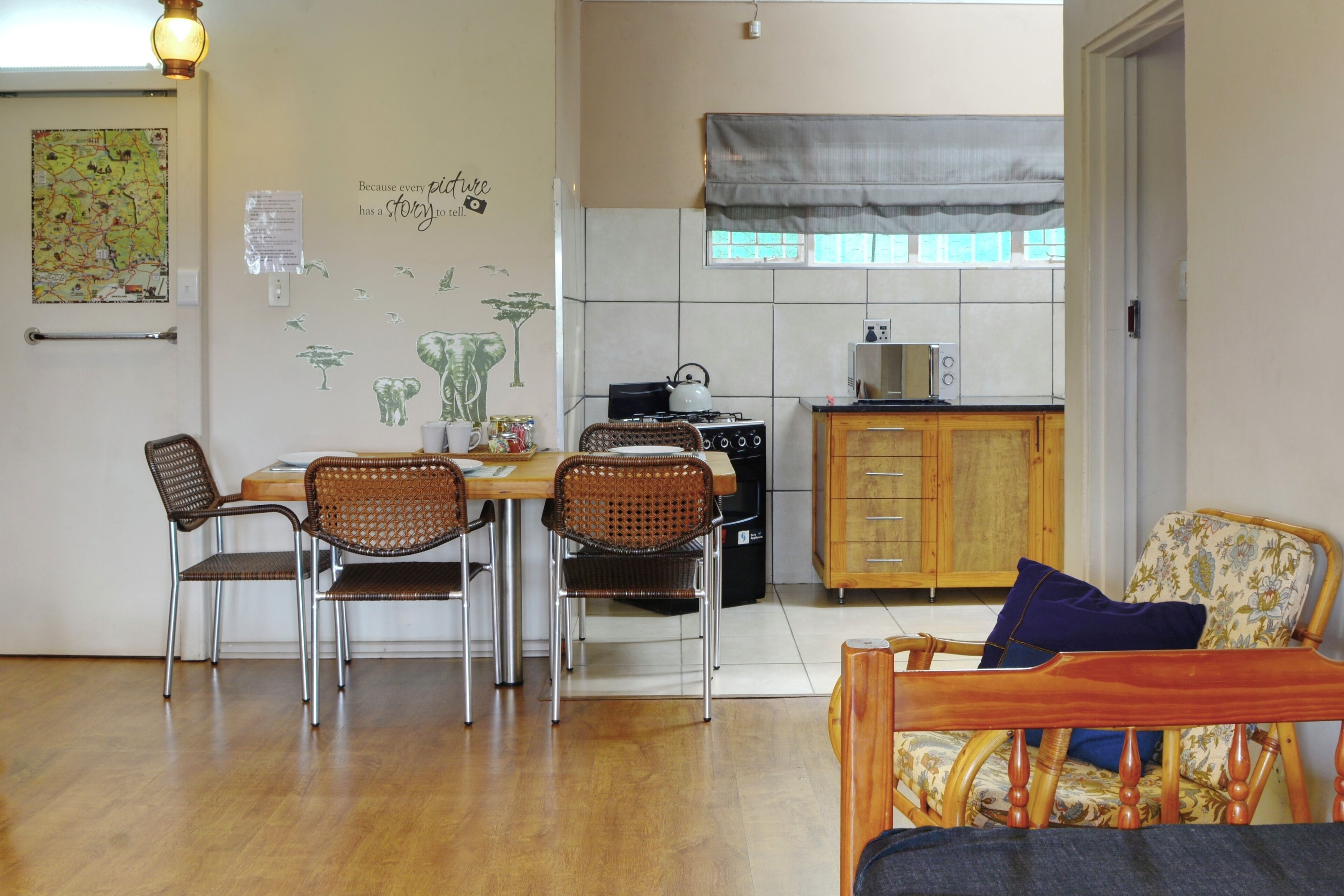 Familienchalet | Essbereich im Zimmer