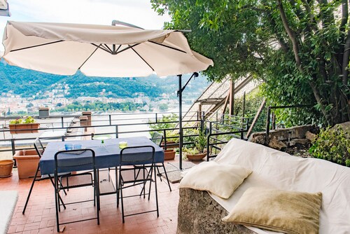 Maison Peltrera - flying over Como