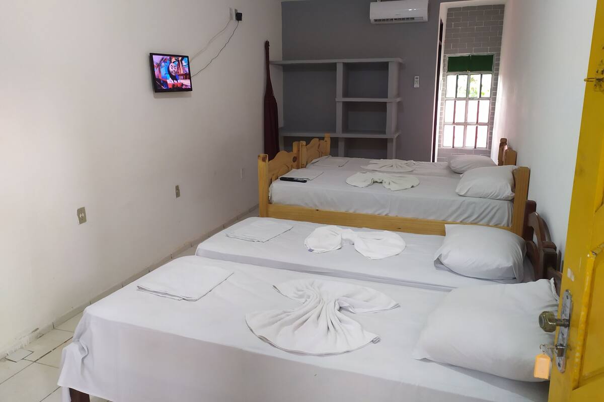 Economy Quadruple Room | WiFi (free), bed sheets