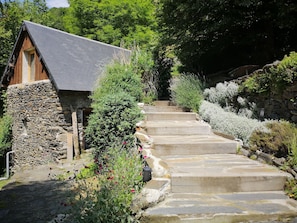 Property grounds - Comfortable wooden chalet in the heart of nature (MELLES)