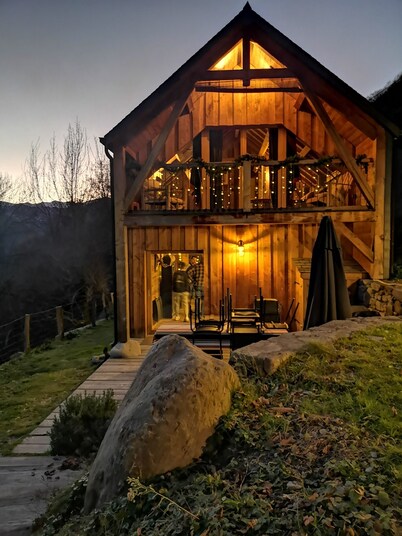 Comfortable wooden chalet in the heart of nature