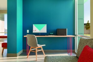 Business centre - avid hotel Orlando International Airport by IHG (Orlando)