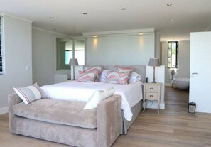 5 bedrooms, in-room safe, desk, soundproofing