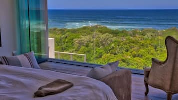 5 bedrooms, in-room safe, desk, soundproofing