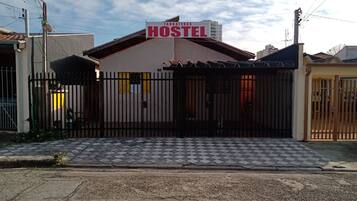 Fachada da propriedade