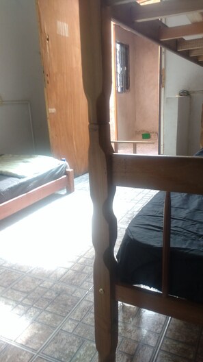 Desk, laptop workspace, iron/ironing board, free WiFi - Taubatexas hostel e pousada (Taubate)