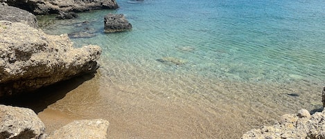 På stranden
