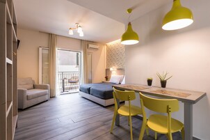 Studio, Ground Floor | In-room safe, iron/ironing board, free WiFi, bed sheets