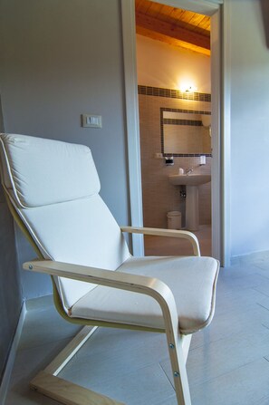 Triple Room | Room amenity - Ostello Parco d'Abruzzo (Collelongo)