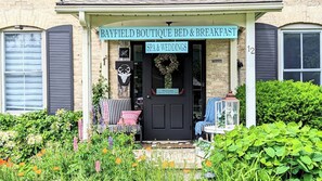 Front of property - Bayfield Boutique B&B (Bluewater)