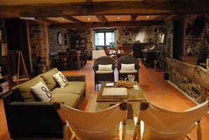 TV, fireplace, DVD player