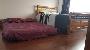 3 bedrooms, WiFi, bed sheets - 3 Bedroom 1 living with parking (London)