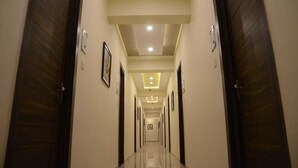 Unclassified image, 5 of 50, button - Hotel Yashpadam Continental (Prayagraj)