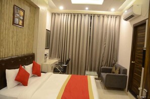 Deluxe Double Room - Hotel Yashpadam Continental (Prayagraj)