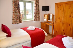 3 bedrooms, iron/ironing board, free WiFi, bed sheets