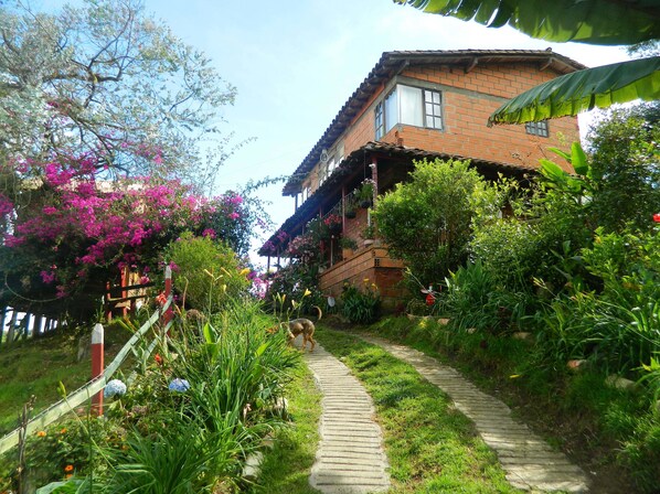 Property entrance - Finca Hotel Nutabes (San Pedro)