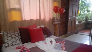 Basic Double or Twin Room | Down comforters, memory foam beds, WiFi (free), individually decorated - Finca Hotel Nutabes (San Pedro)