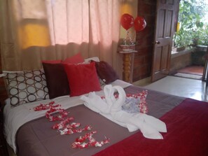 Basic Double or Twin Room | Down comforters, memory foam beds, individually decorated - Finca Hotel Nutabes (San Pedro)