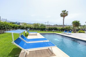 室外游泳池