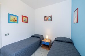 7 bedrooms, in-room safe, desk, iron/ironing board
