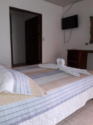Basic Double Room | Bed sheets
