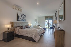 5 bedrooms, iron/ironing board, free WiFi, bed sheets