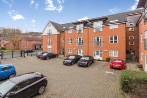 Exterior - Deluxe Two-Bedroom Apartment (Derby)