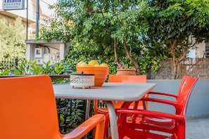 Outdoor dining - Anafis Comfort in Athens (Glifada)