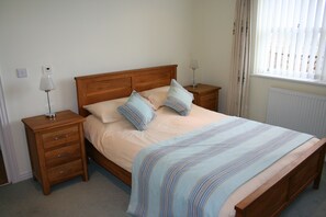2 bedrooms, iron/ironing board, travel cot, free WiFi