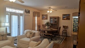 Appartement, 4 chambres, vue sur la mer | Salle de séjour