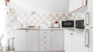 公寓 (1 Bedroom) | 私人廚房 | 大型雪櫃/冰箱、微波爐、焗爐、爐具