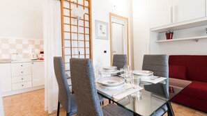 公寓 (1 Bedroom) | 房內用餐