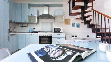 Căn hộ (1 Bedroom) | Bếp riêng | Tủ lạnh, lò vi sóng, lò nướng, bếp nấu