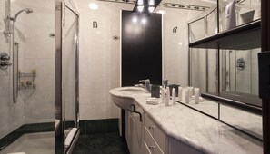 Apartment (3 Bedrooms) | Bathroom