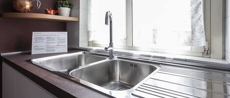 Căn hộ (3 Bedrooms) | Bếp riêng | Tủ lạnh, lò vi sóng, lò nướng, bếp nấu