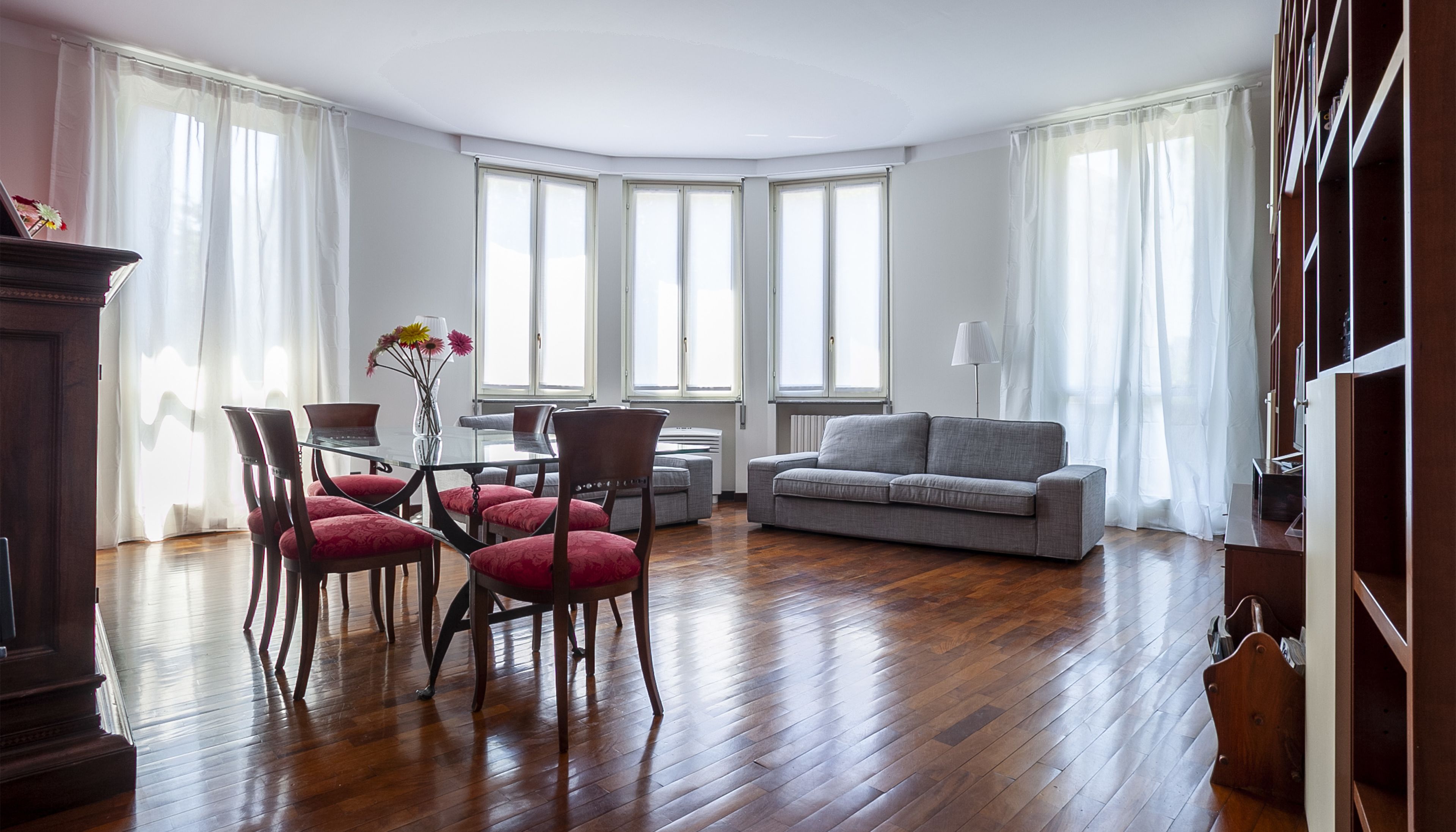 Apartamento (3 Bedrooms) | Sala de estar | TV de tela plana