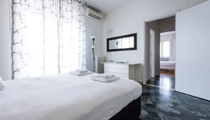 Interior - Italianway - Bonnet 5 (Milan)