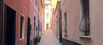 Downtown apartment three minutes from the beach CIN IT009029C29ZFYWLEW