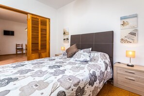 1 chambre, fer et planche Ă repasser, draps fournis