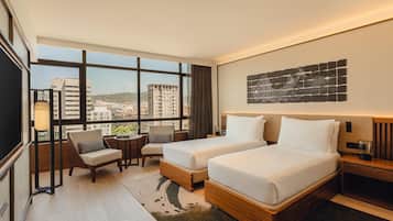 Egyptian cotton sheets, premium bedding, minibar, in-room safe