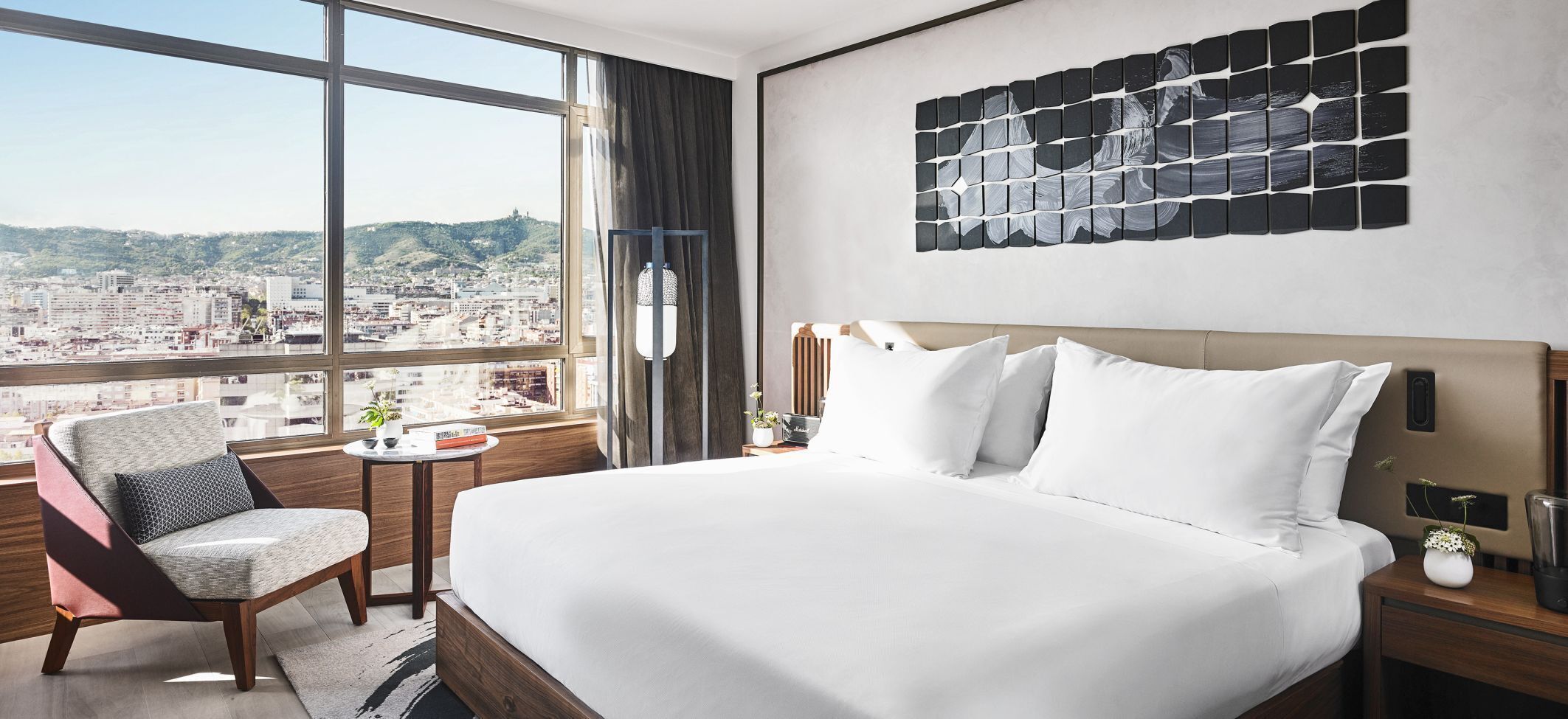 Egyptian cotton sheets, premium bedding, minibar, in-room safe