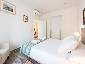 2 chambres, fer et planche à repasser, accès à Internet, literie fournie