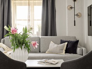 Smart TV, offices - Spacious Two-Bedroom Apartment for 6 with Elevator (København)