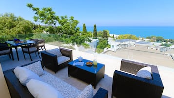 Villa | Terrace/patio