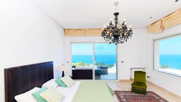 Villa | 4 bedrooms, desk, travel crib, free WiFi