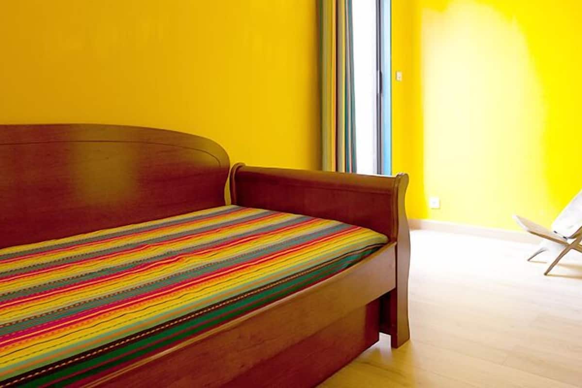 Kamar Twin (Mimosas) | Brankas dan didekorasi berbeda-beda