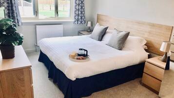 Chalet | 2 bedrooms, in-room safe, iron/ironing board, free WiFi