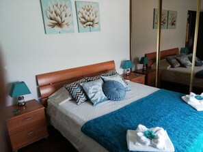 3 Schlafzimmer, Schreibtisch, Bügeleisen/Bügelbrett, kostenloses WLAN