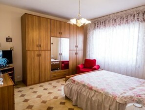 3 camere