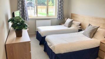 Chalet | 2 bedrooms, in-room safe, iron/ironing board, free WiFi